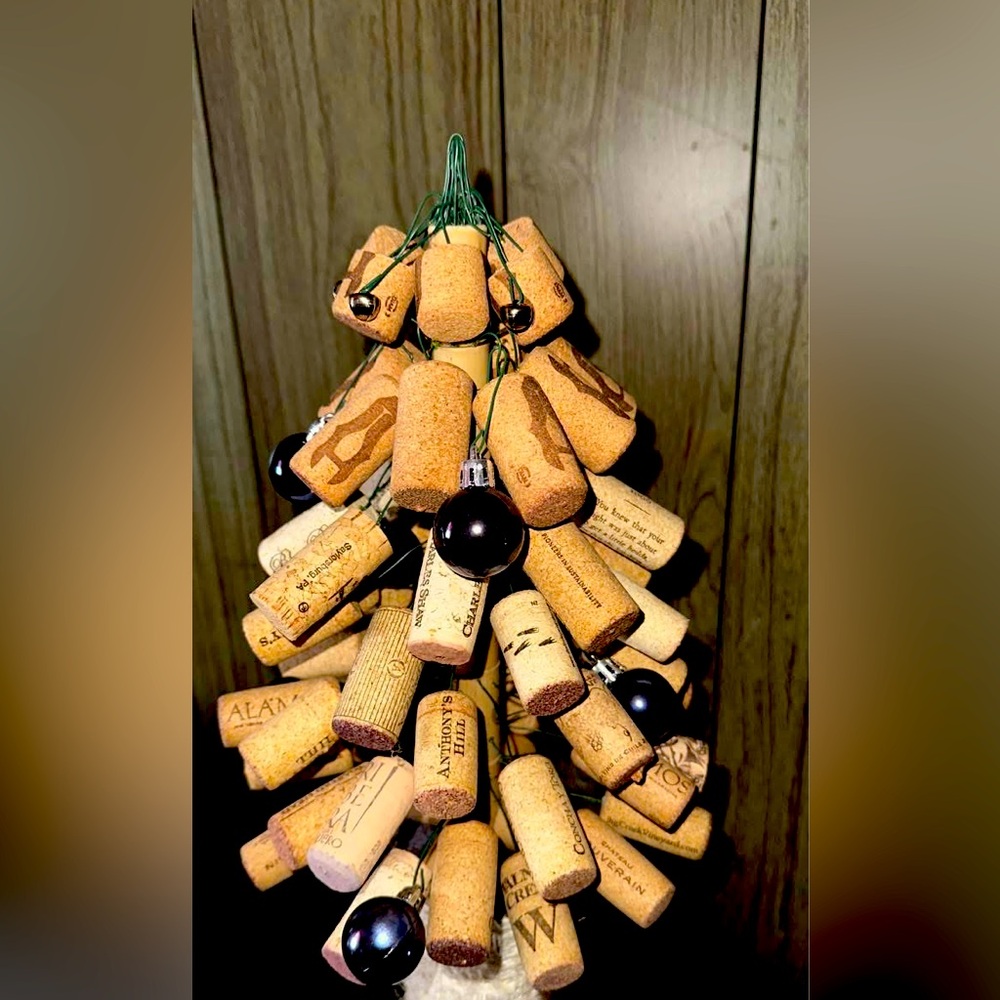 *HANDMADE CORK TREE*
made by my amazing girlfriend, Abigail💜